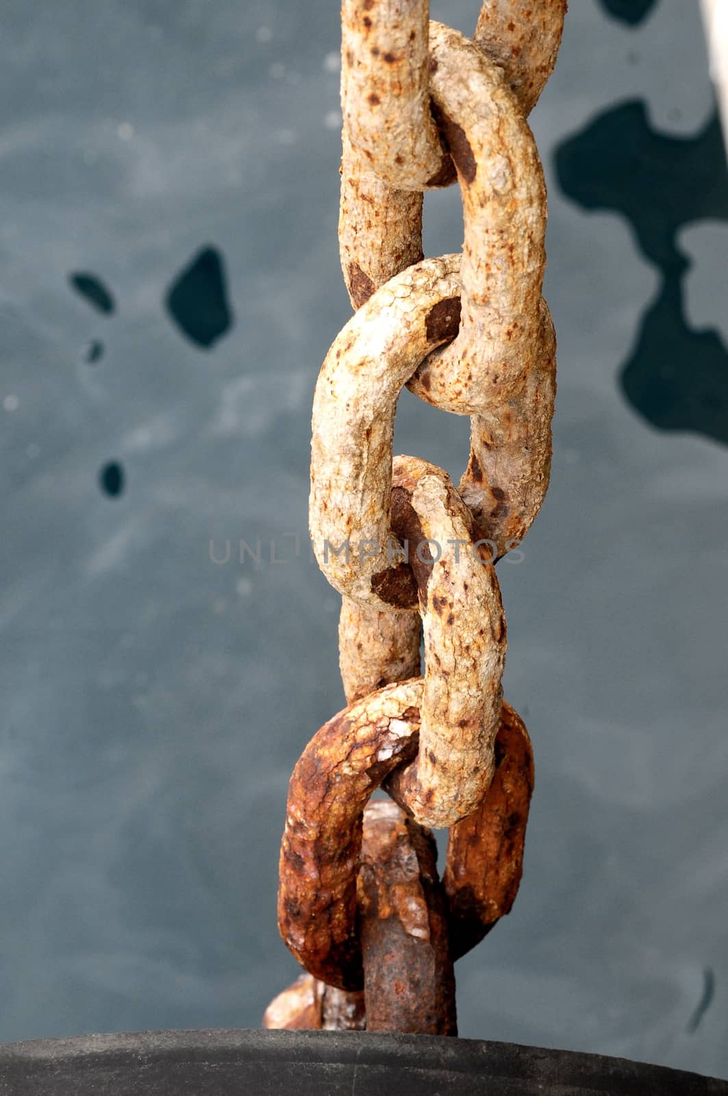 An Old Rusty Naval Chain by underworld