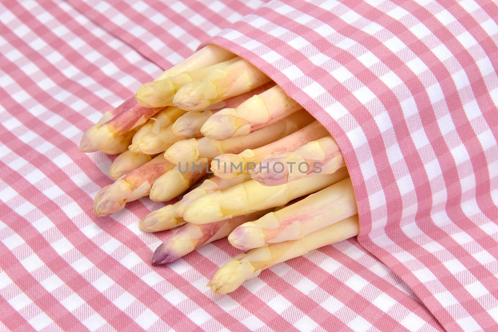 A bunch of freshly cut asparagus