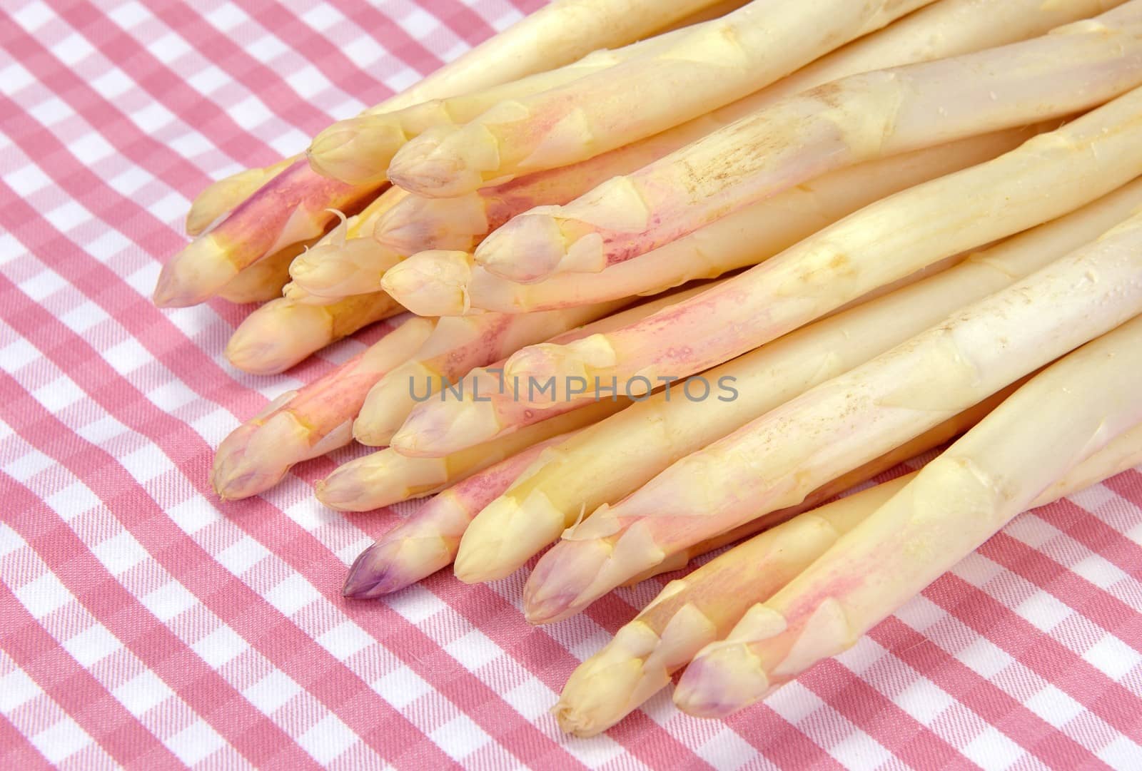 A bunch of freshly cut asparagus