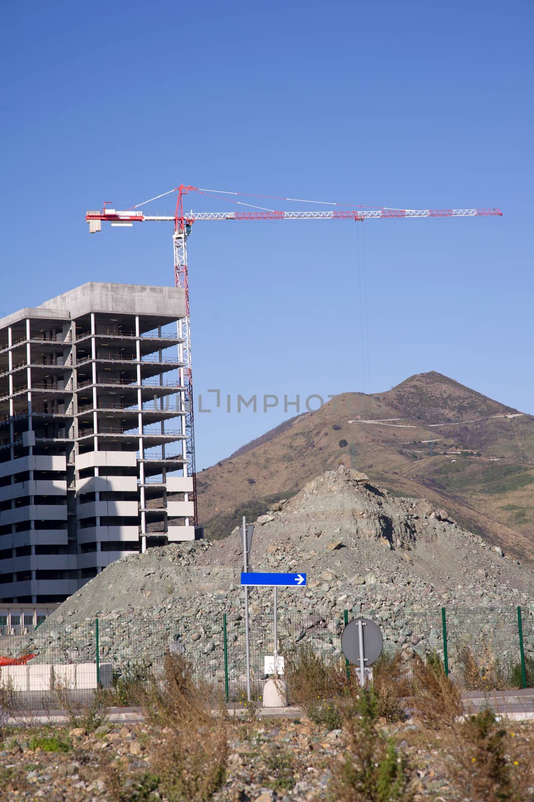 cut the hill, we proceed to the construction of a large urban complex