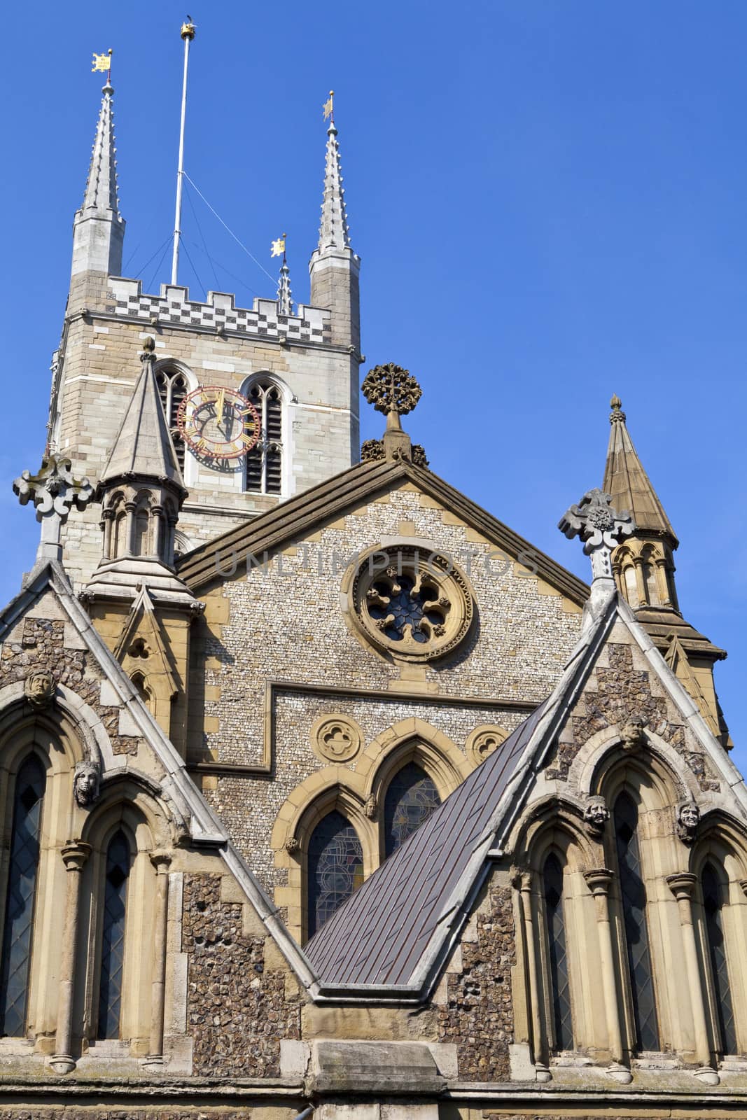 Southwark Cathedral in London by chrisdorney
