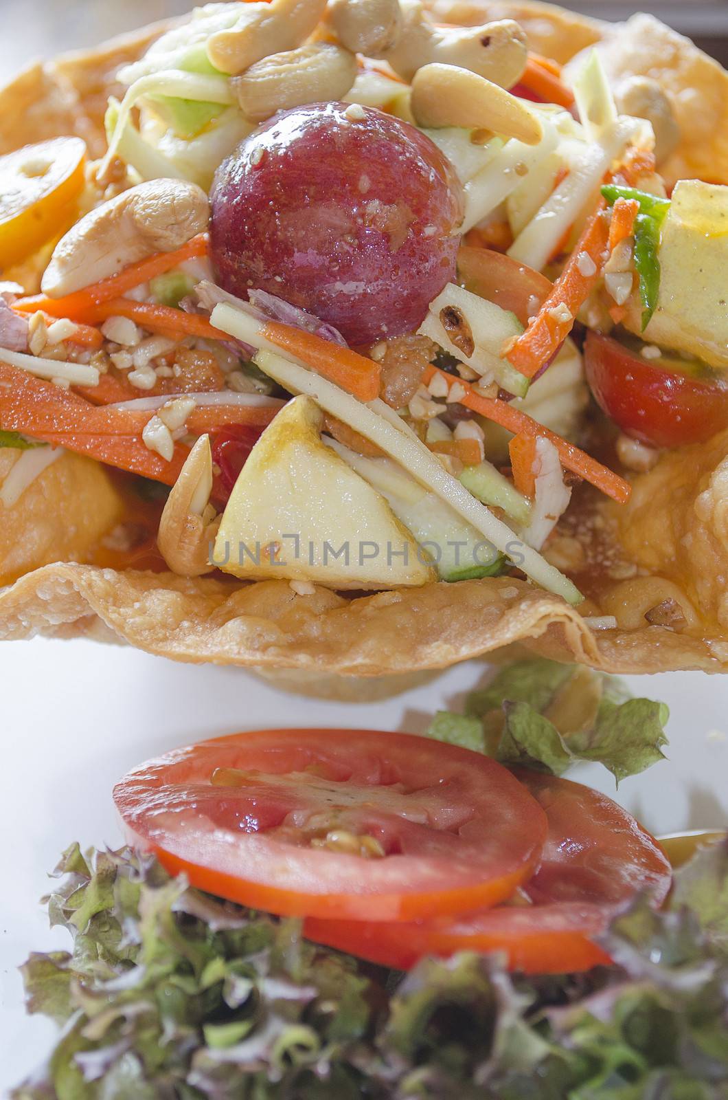 Angel Payaya and Vegetables Salad in Crisp Flower Bowl