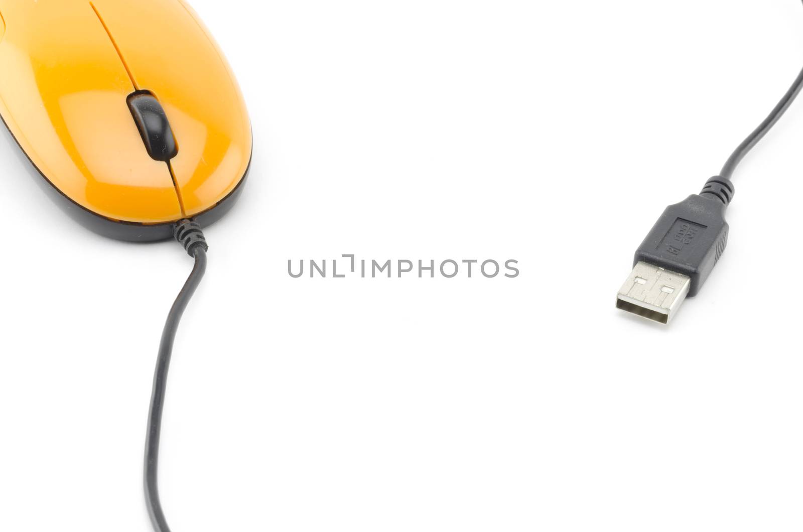 orange mouse isolated on white by ammza12