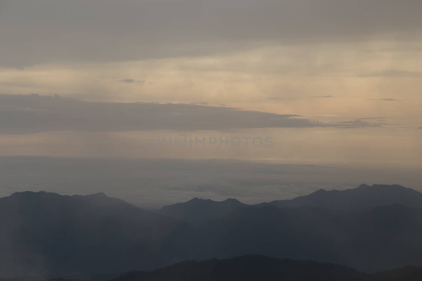 Mountain and sky by ngarare