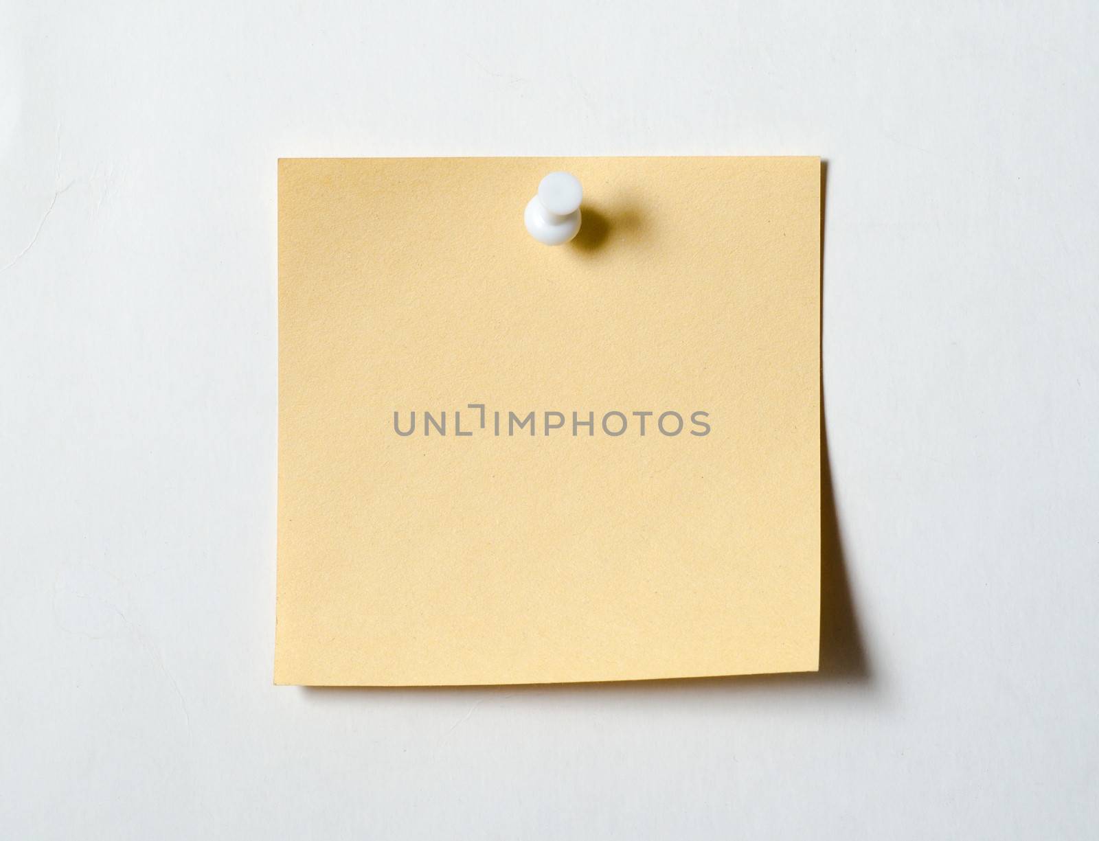 blank note paper with pin