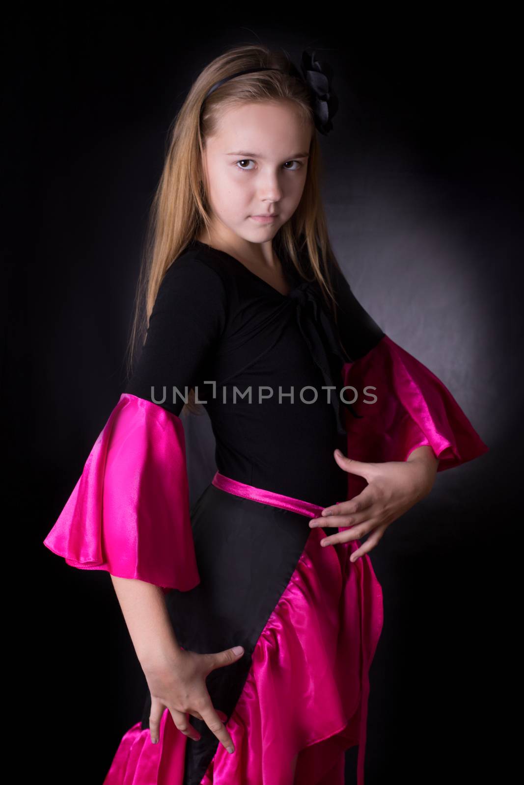 Little girl  flamenco dancer by Angel_a