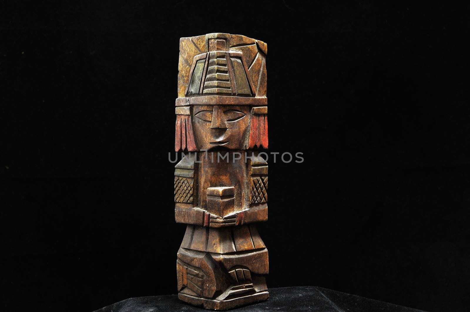 Ancient Mayan Statue by underworld