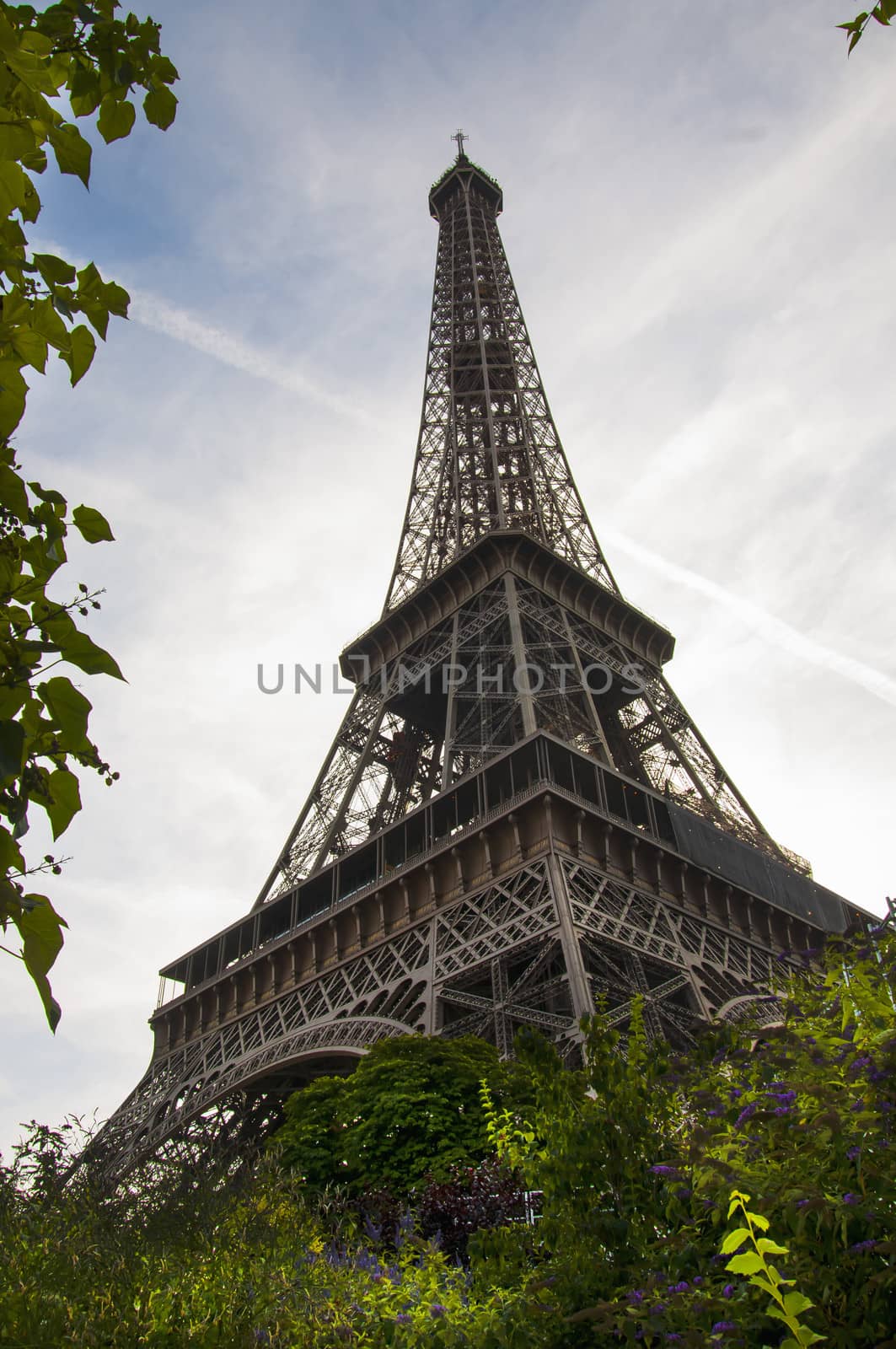 Eiffel tower in Paris by sognolucido