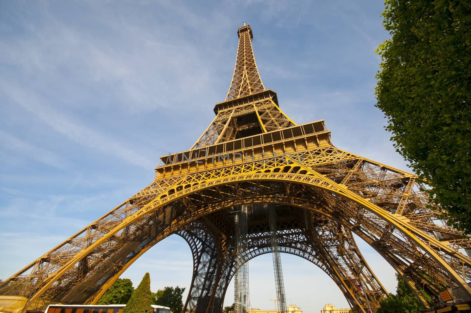 Eiffel tower in Paris by sognolucido