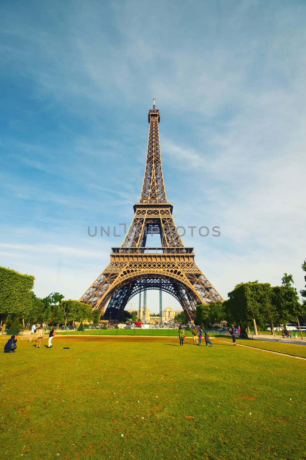 Eiffel tower in Paris by sognolucido