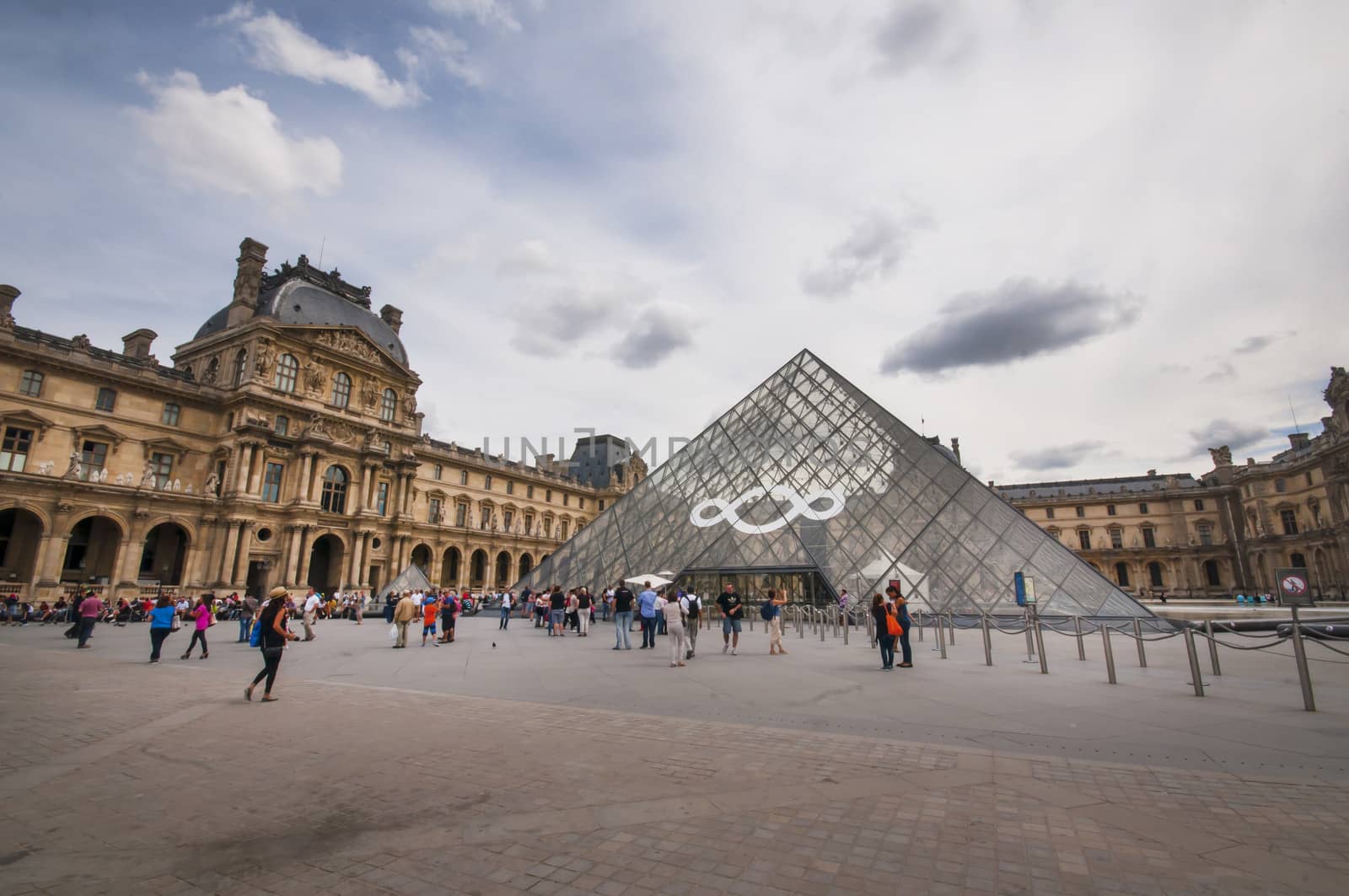 the louvre museum in paris