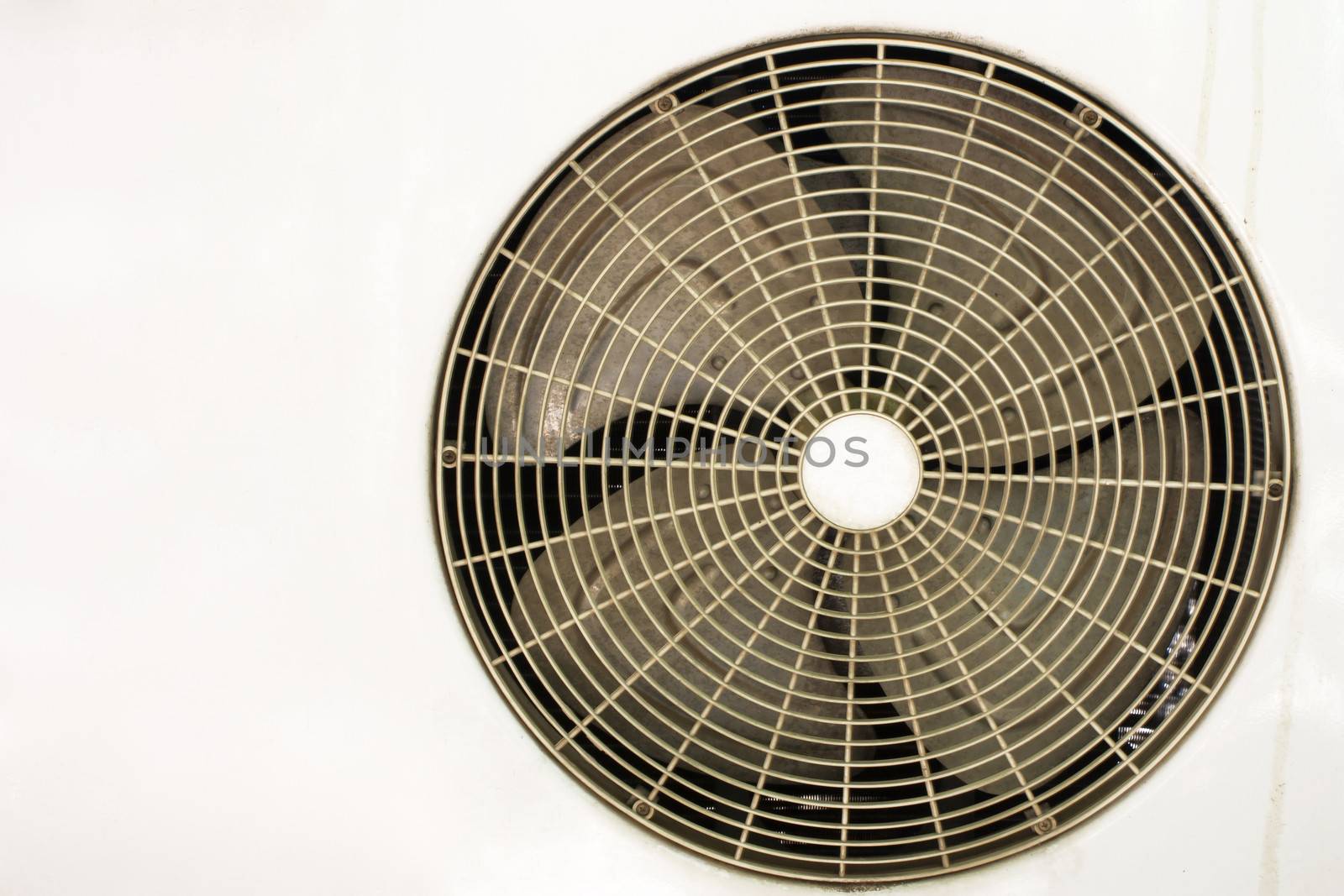 AC condenser fan. by janniwet