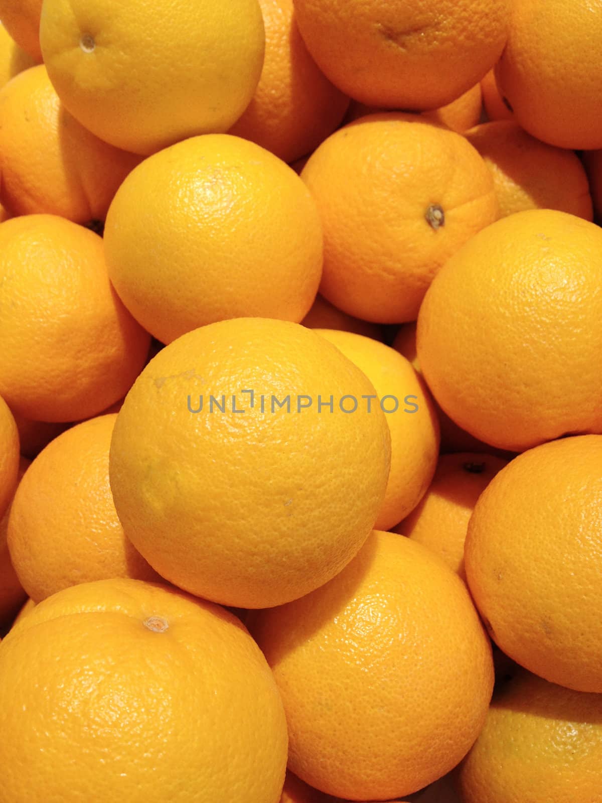Oranges Photo by ponsulak