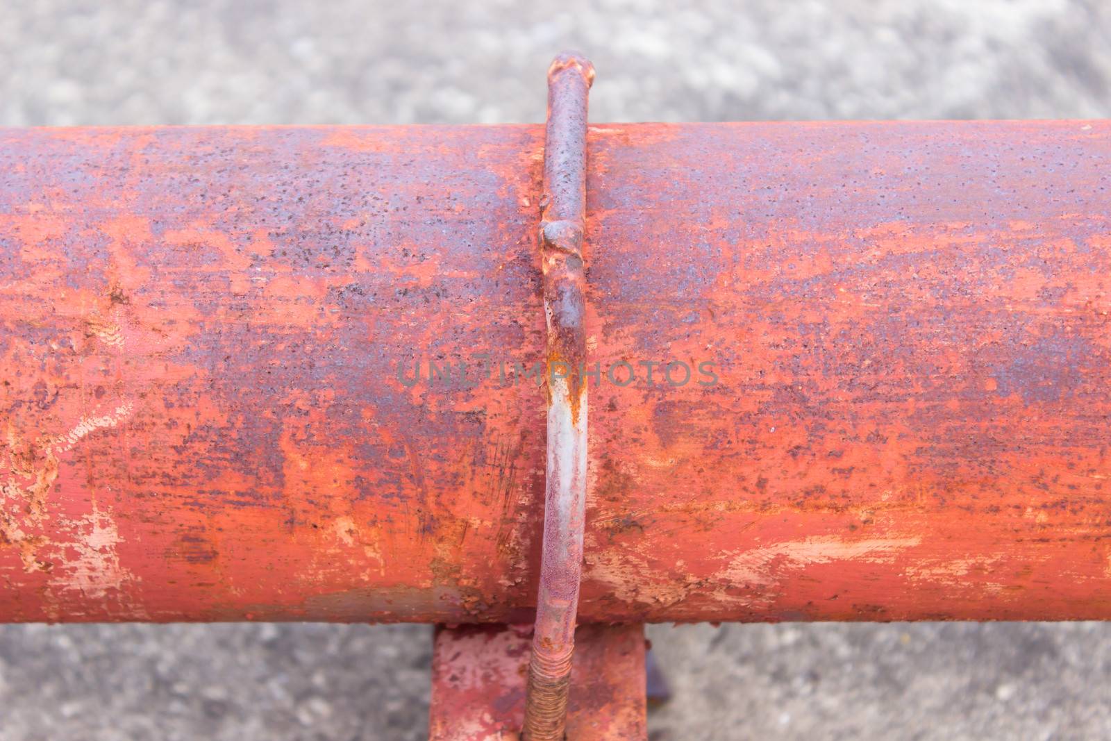 Rusty pipes by photo2life