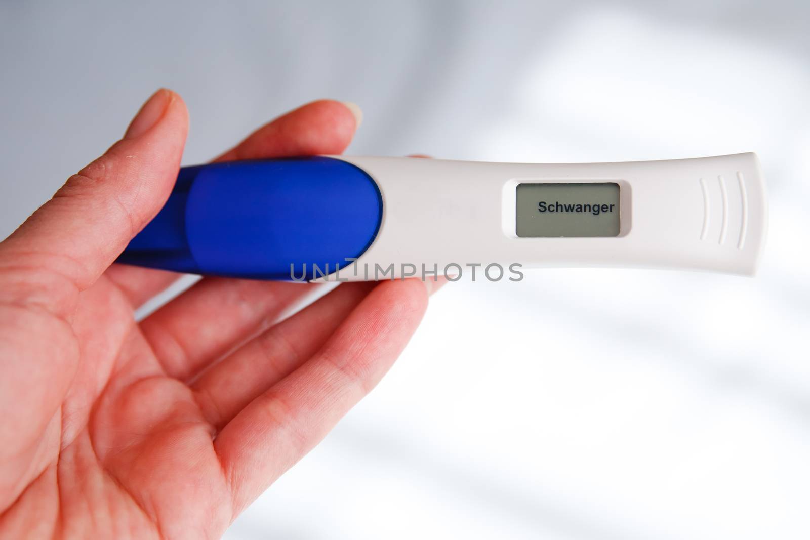 Pregnancy test by anobis