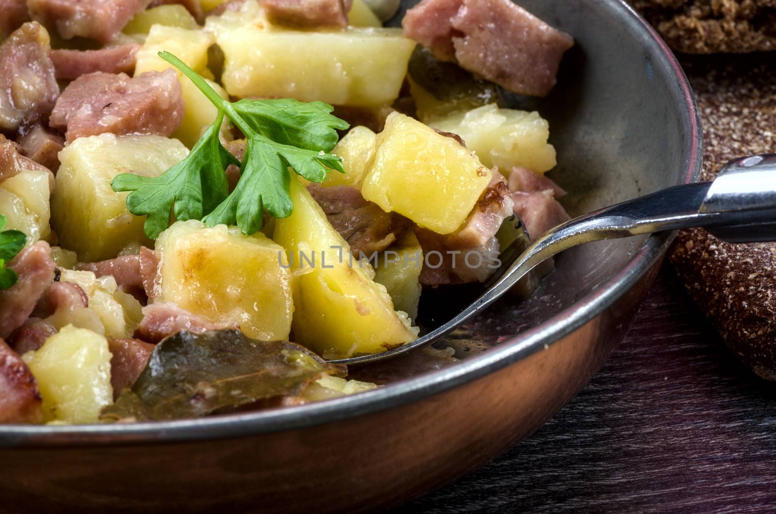 Fried potato with meat by maisicon