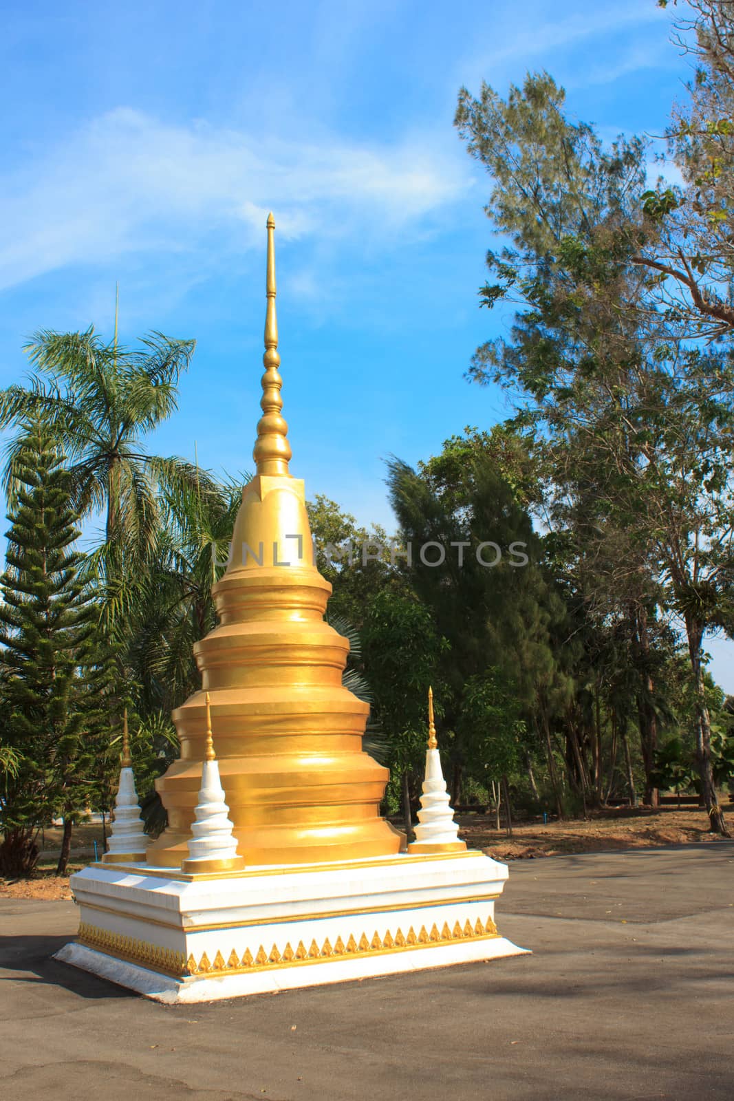 Golden pagoda in Temple of The Wat Rhai Pa, Trat, Thailand