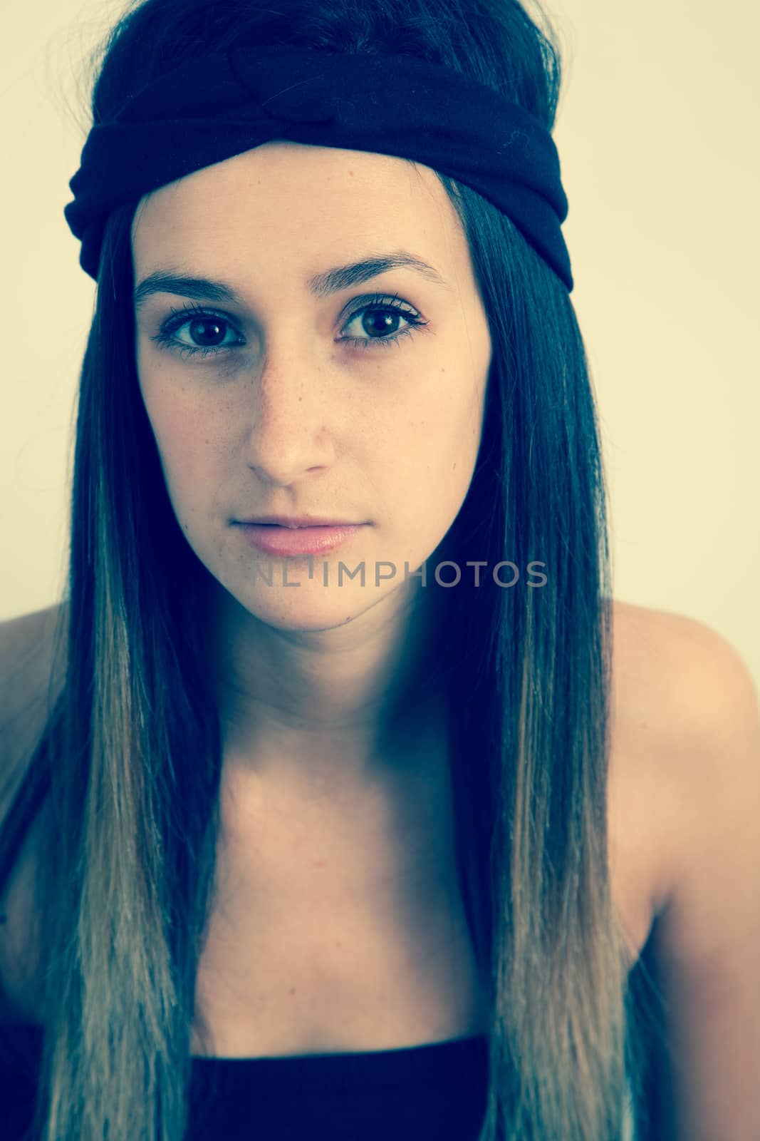 Young woman posing by Izaphoto