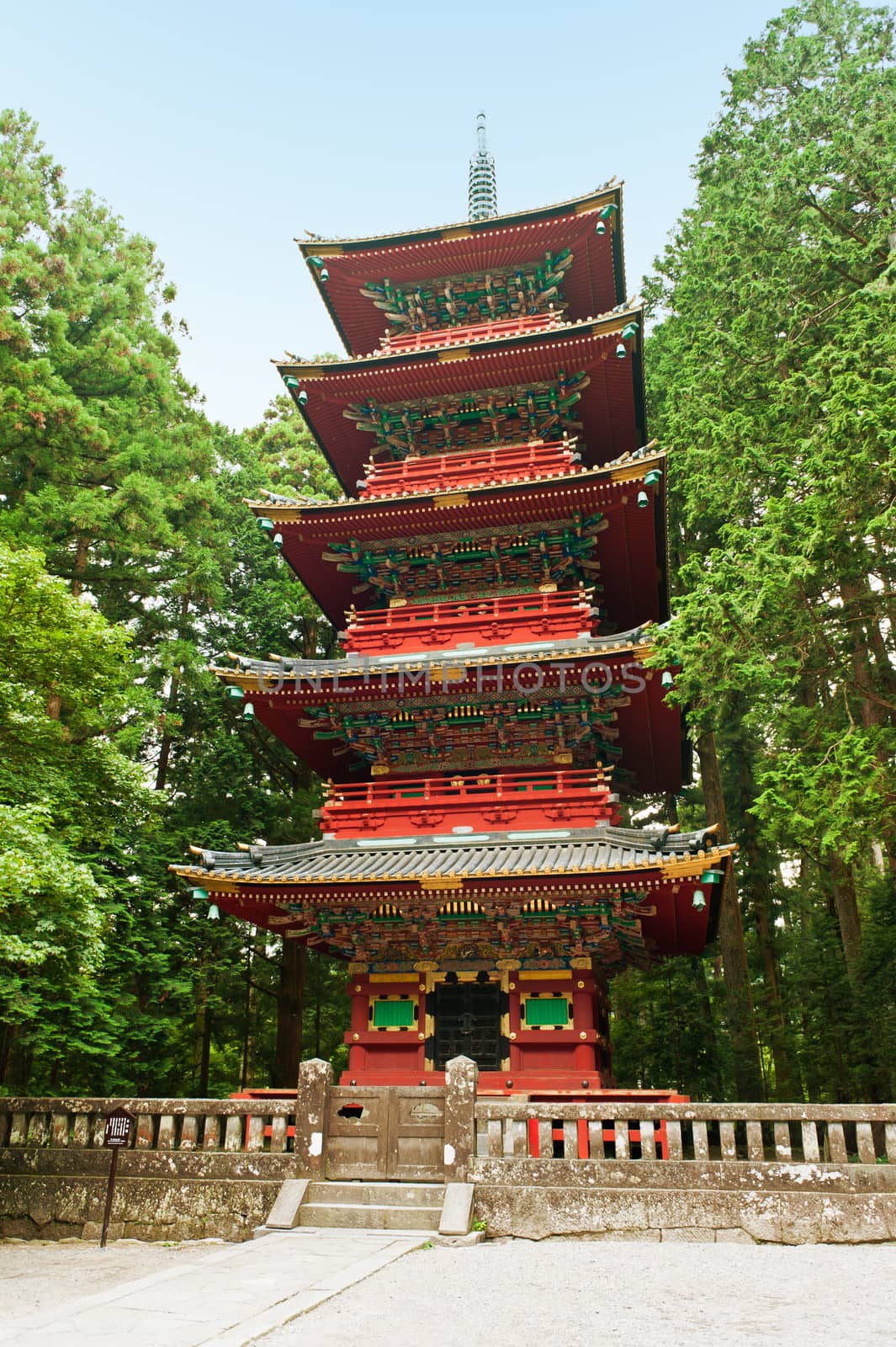 Pagoda by fyletto