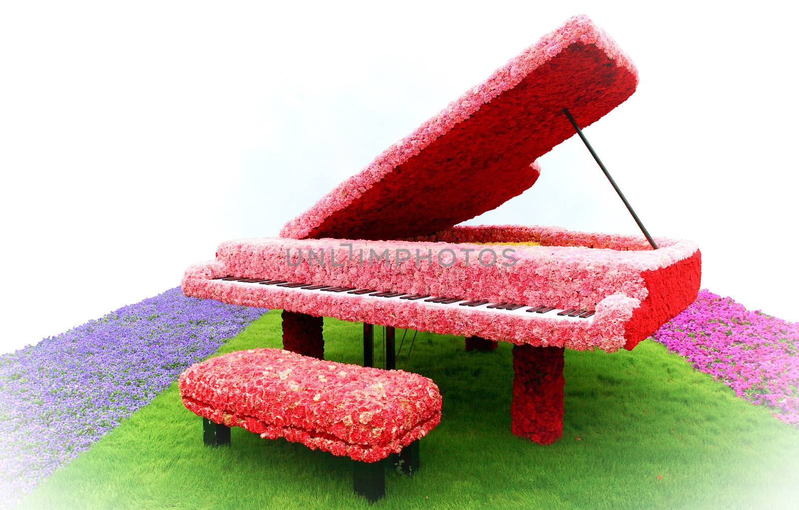 Piano on grass by yayalineage