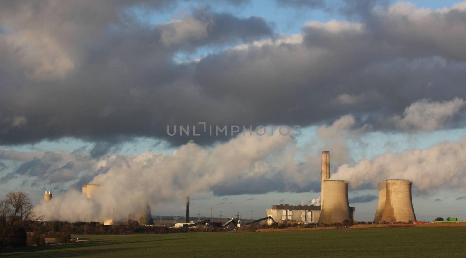 Weston Super Mare power plant by olliemt