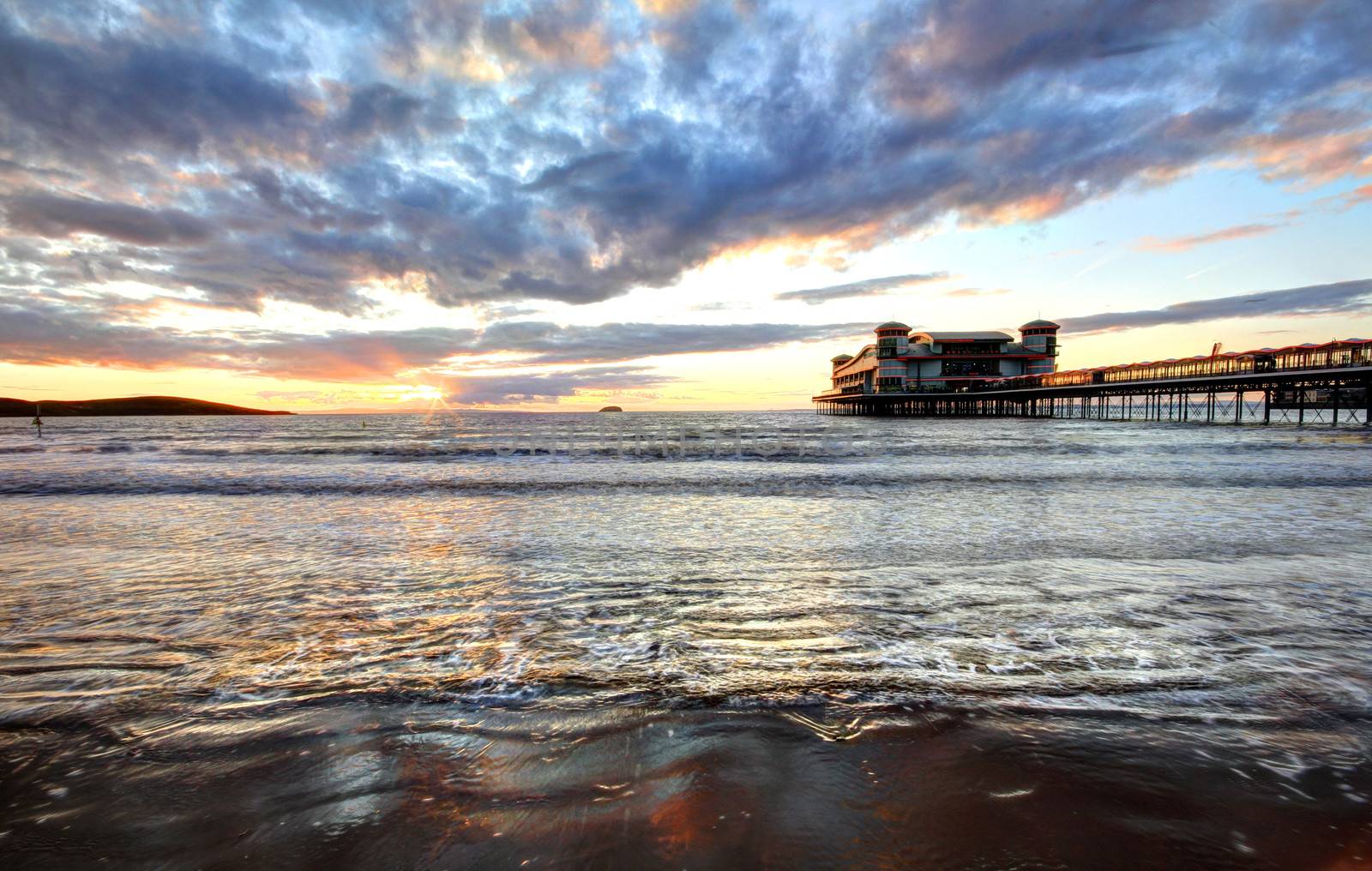 Weston Super Mare, Somerset, famous pier by olliemt