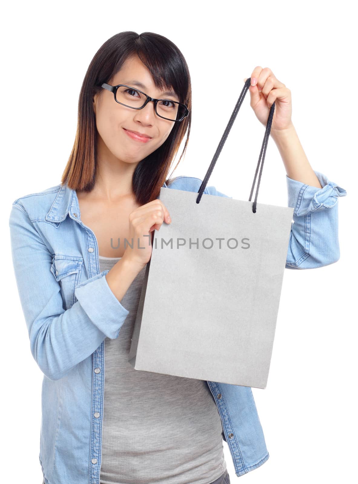 Asian woman with shopping bag by leungchopan