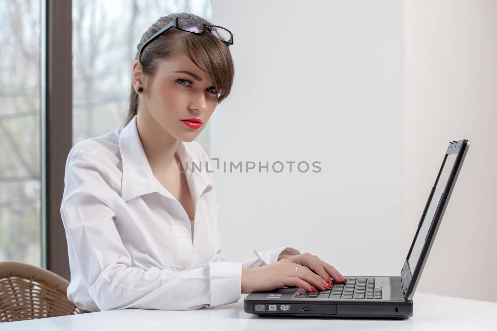 bussineswoman with laptop 