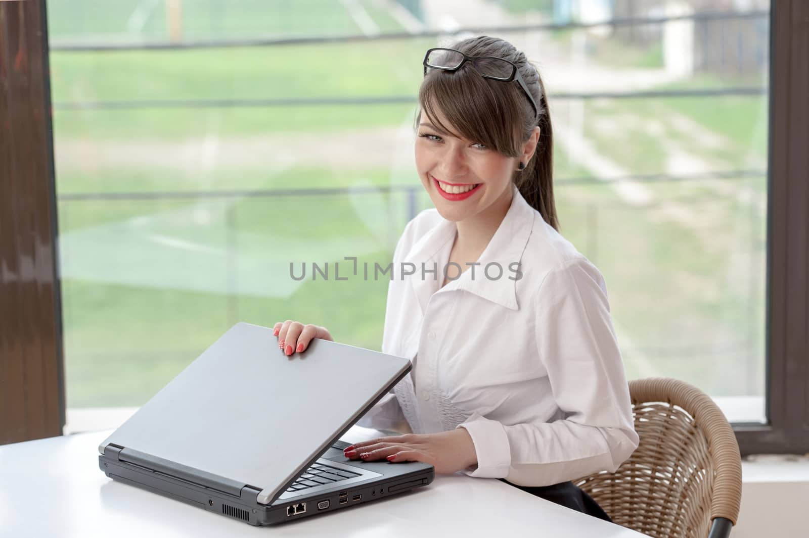 bussineswoman with laptop 