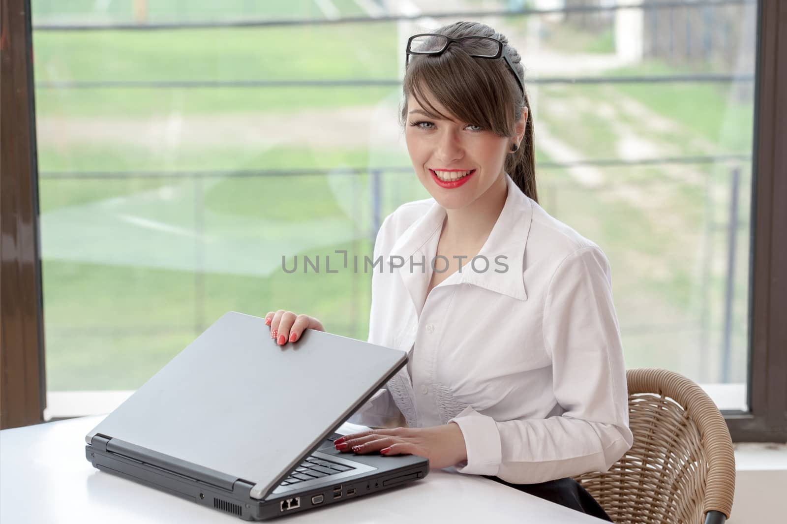 bussineswoman with laptop 