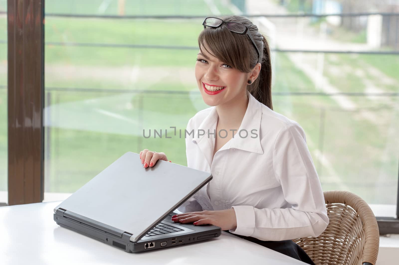 bussineswoman with laptop 