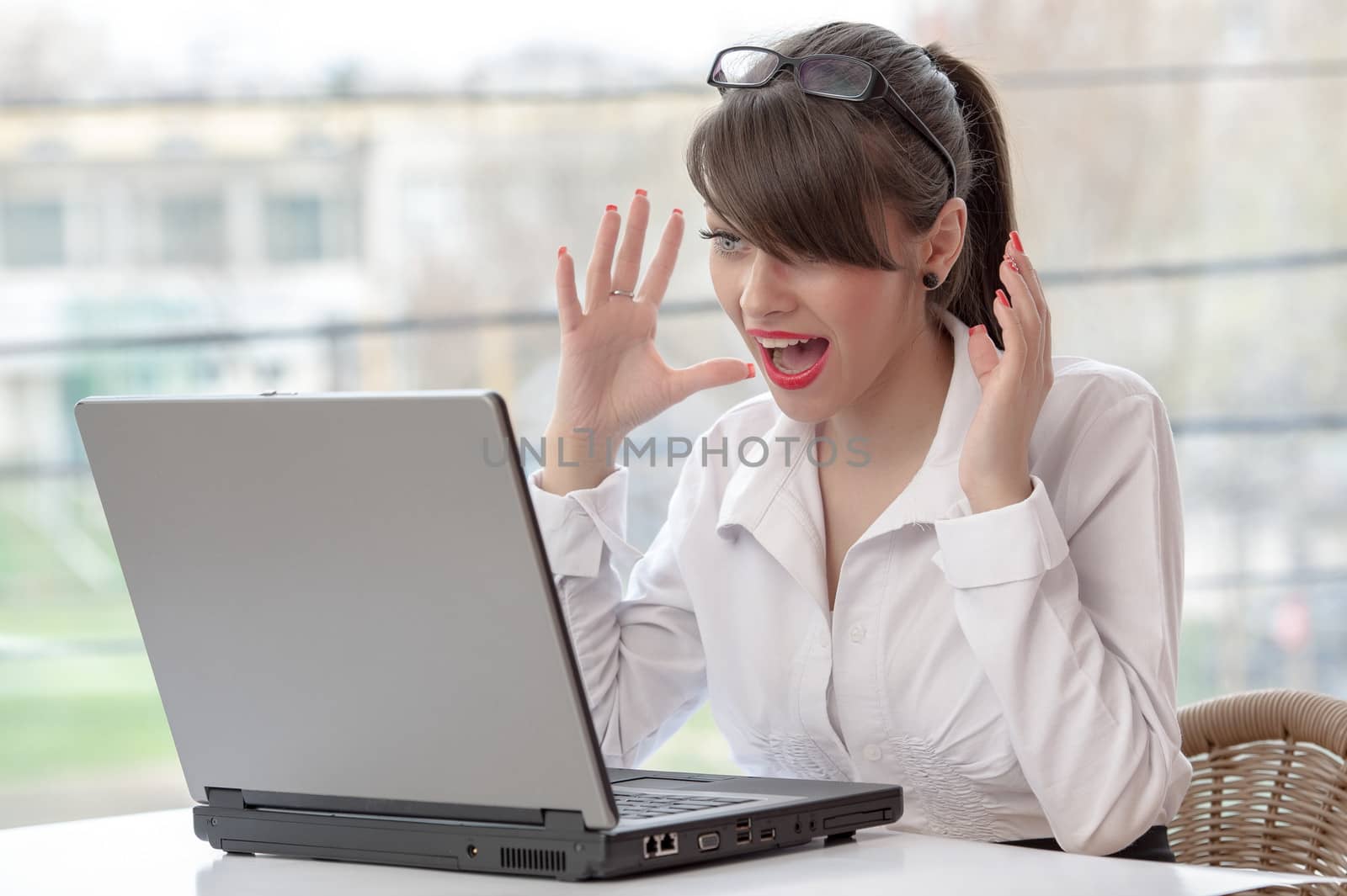 bussineswoman with laptop 