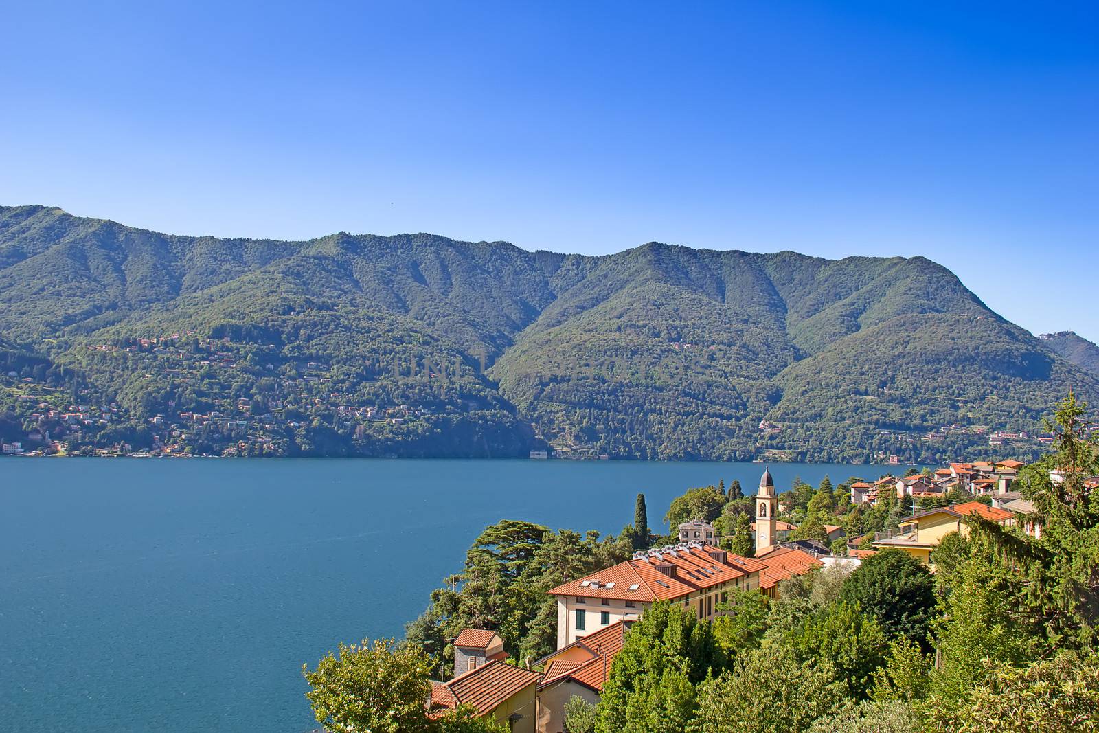 Lake Como by swisshippo