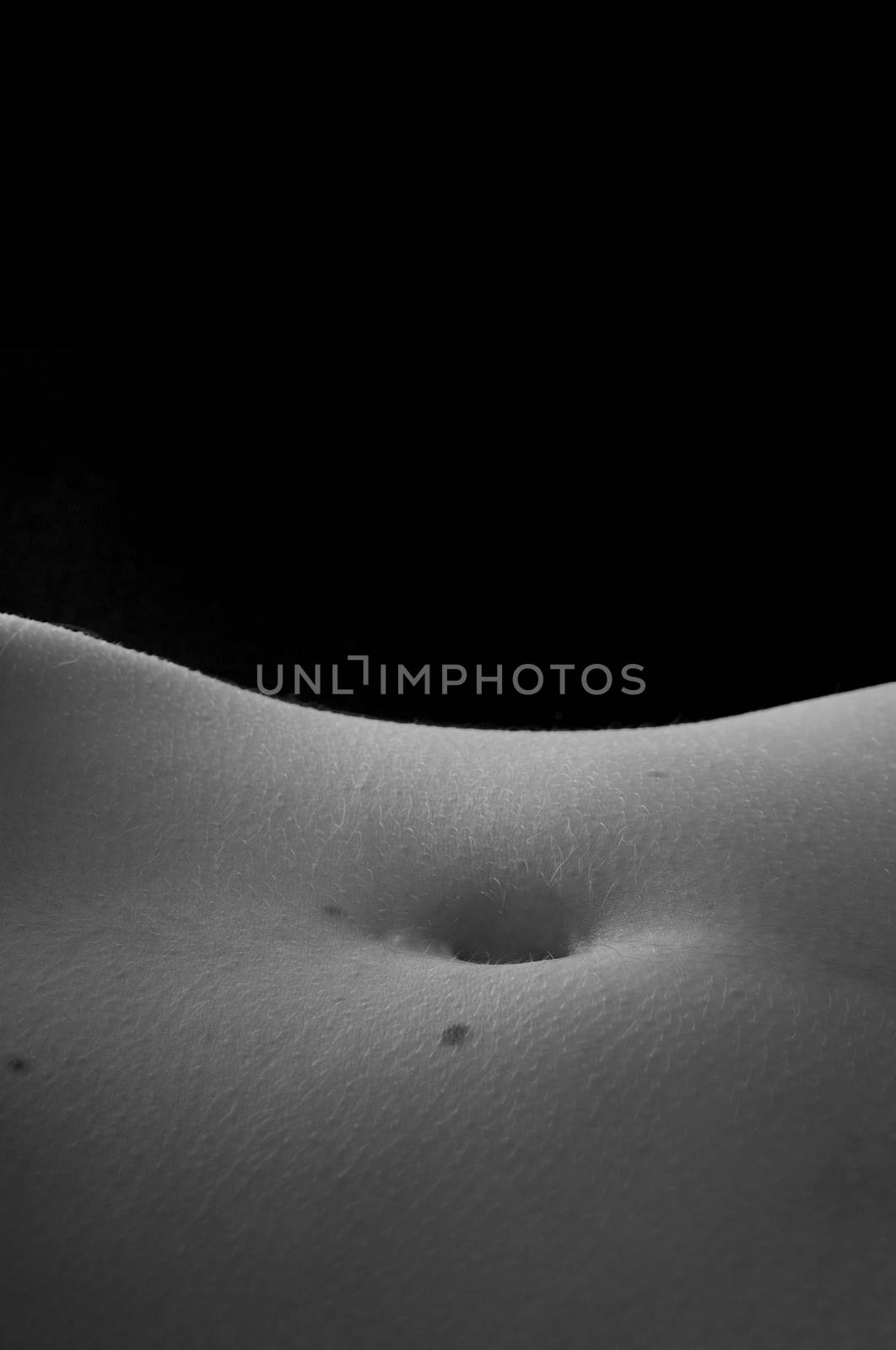 Female human navel by rodrigobellizzi