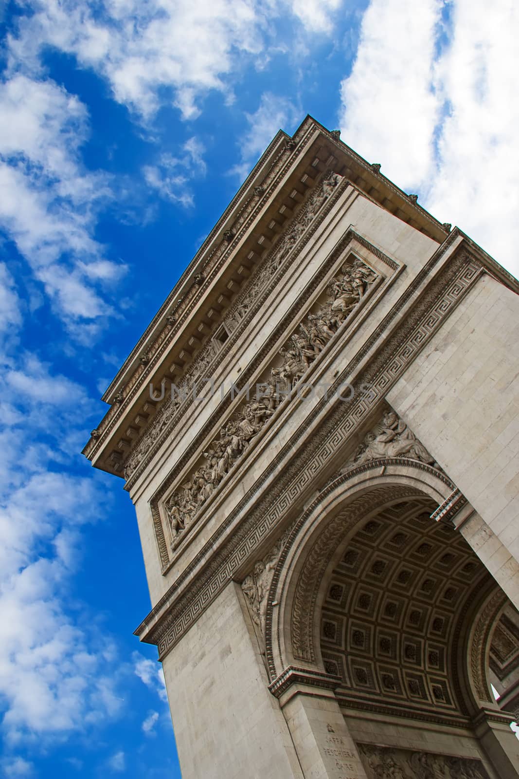 Arc de Triomphe, Paris by swisshippo