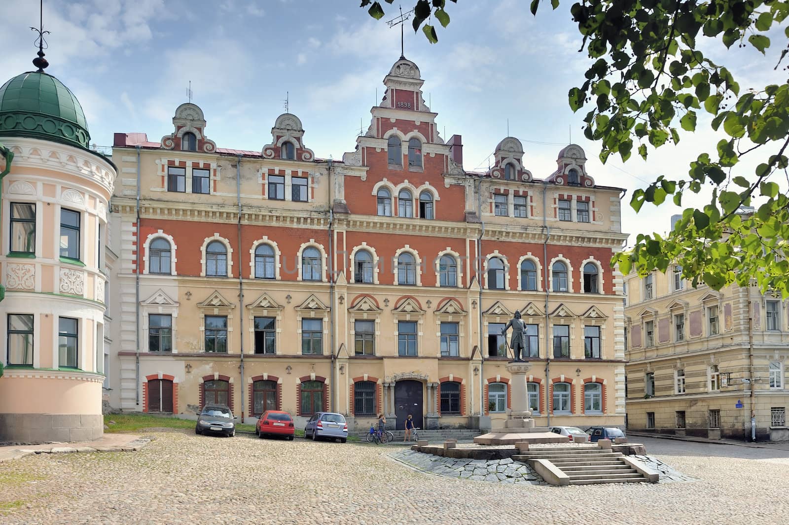 Vyborg. Town Hall Square. Monument Torgils Knutsson