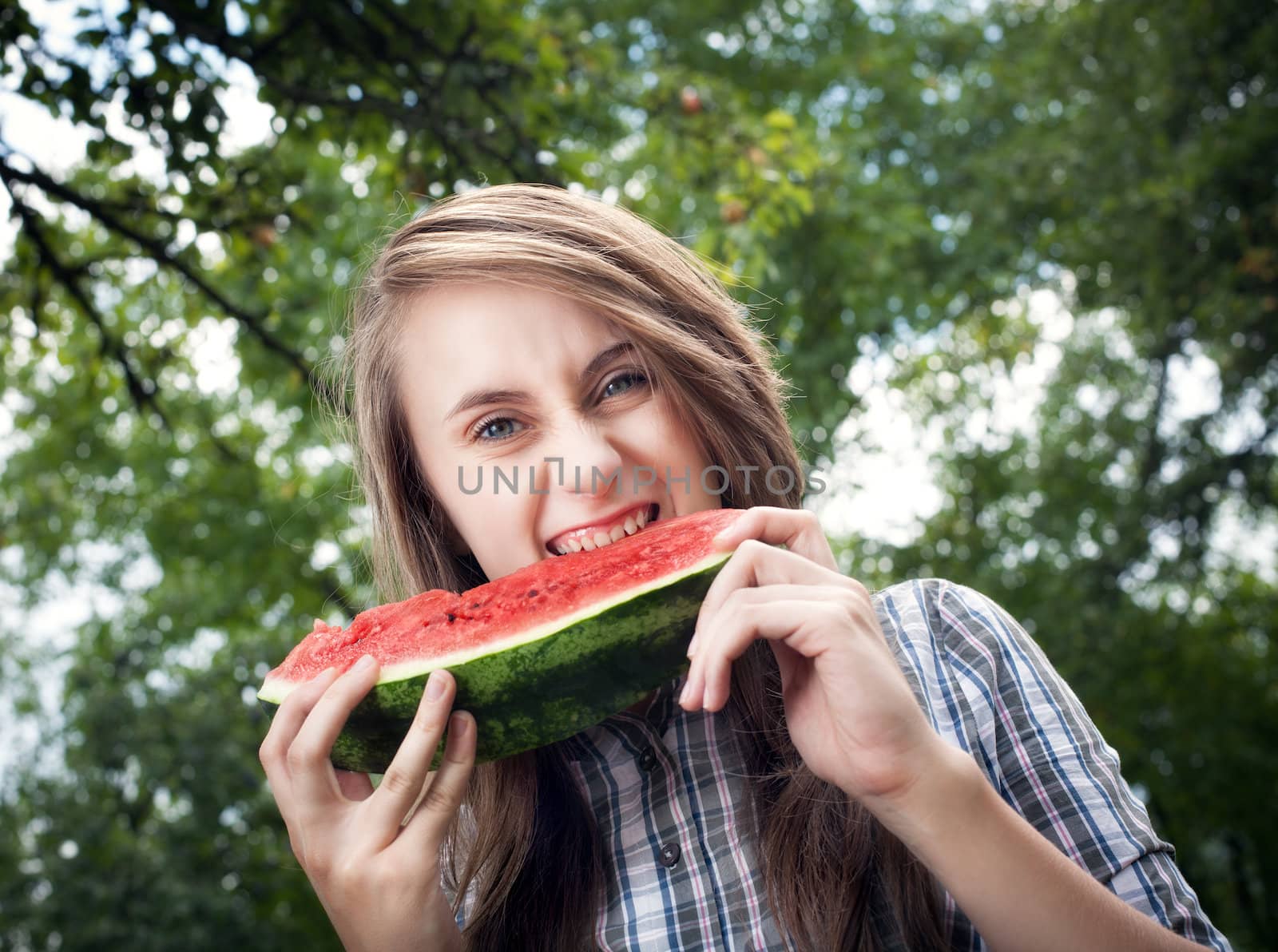 woman and watermelon by palinchak