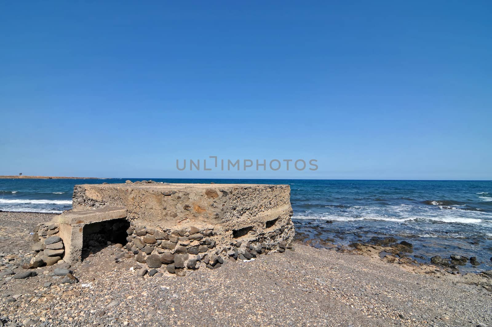 Bunker near the sea by underworld