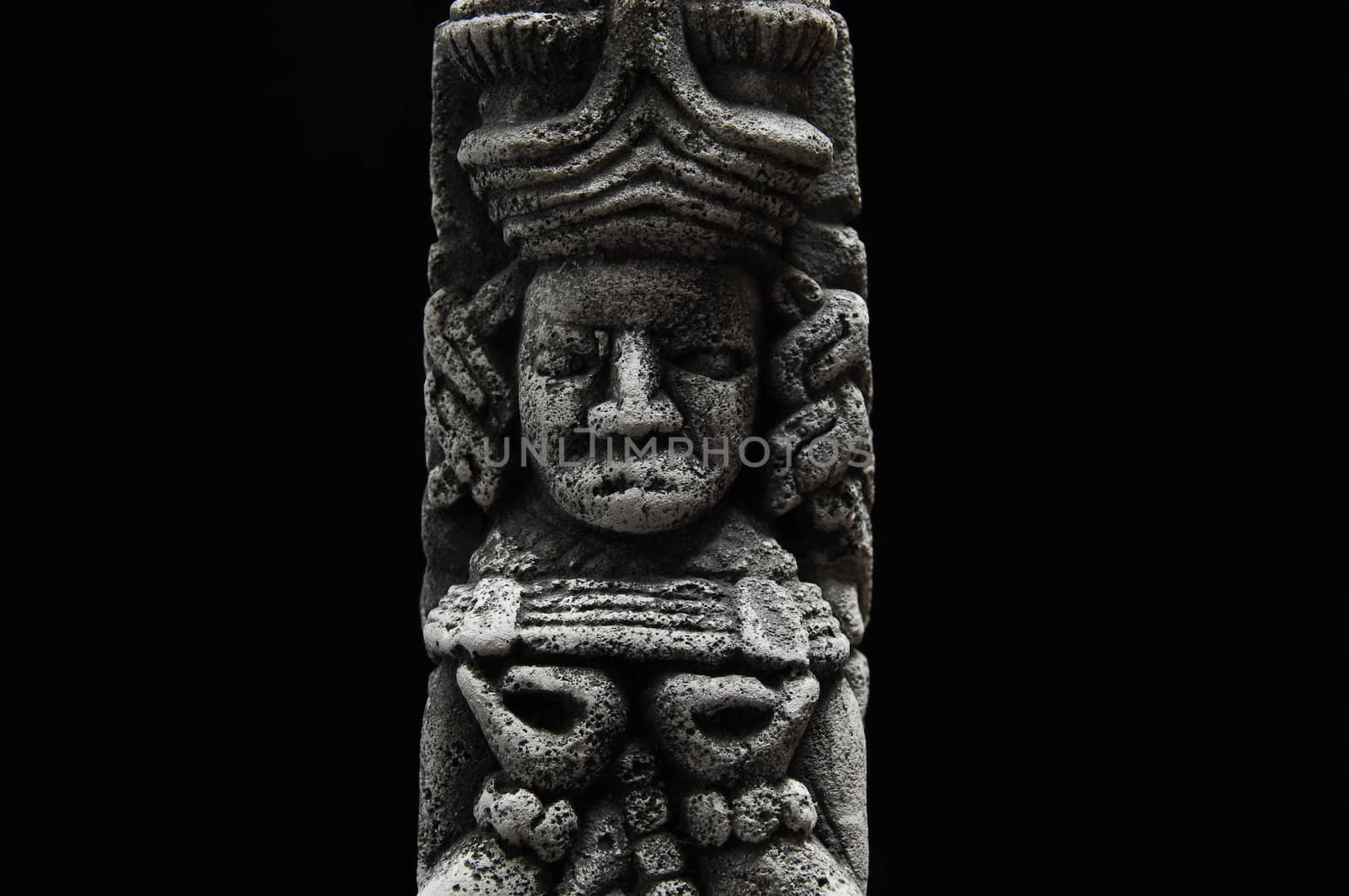 Ancient Mayan Statue by underworld