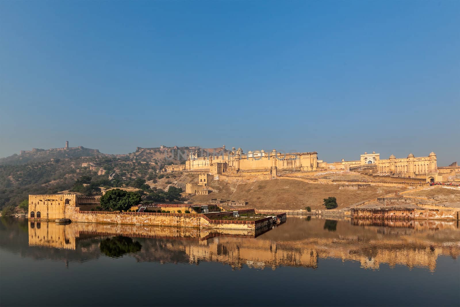 Amer (Amber) fort, Rajasthan, India by dimol