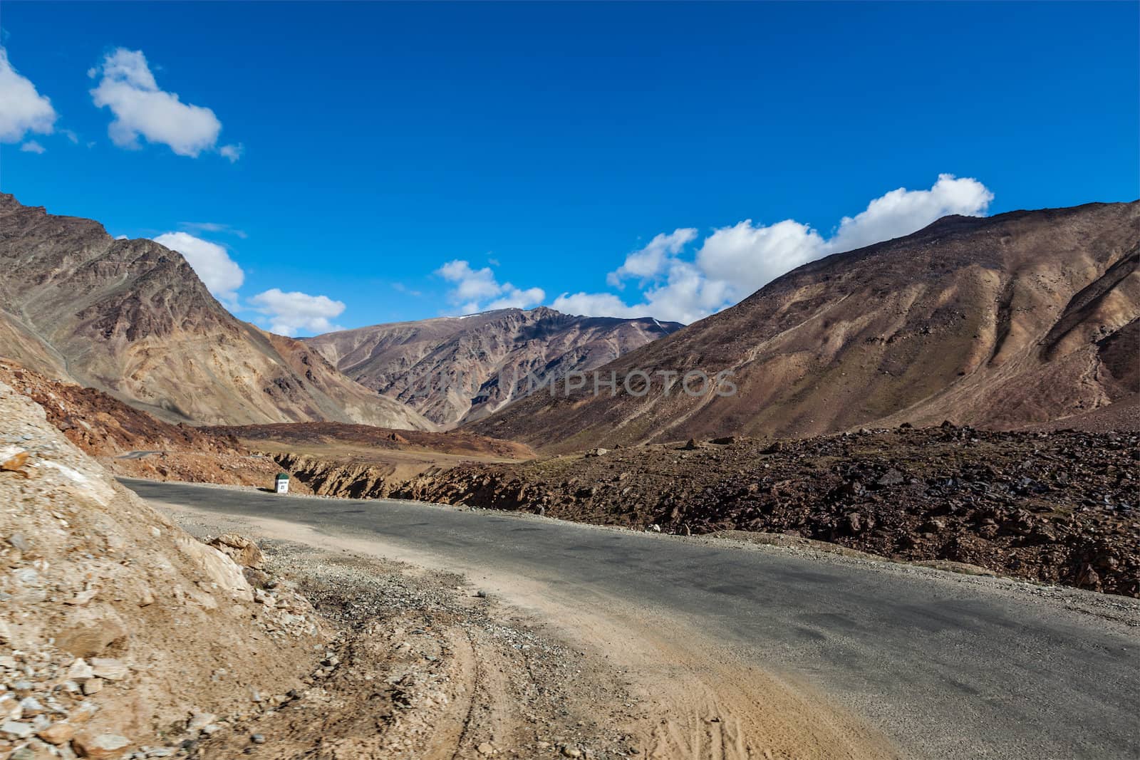 Manali-Leh road to Ladakh in Indian Himalayas near Baralacha-La pass. Himachal Pradesh, India