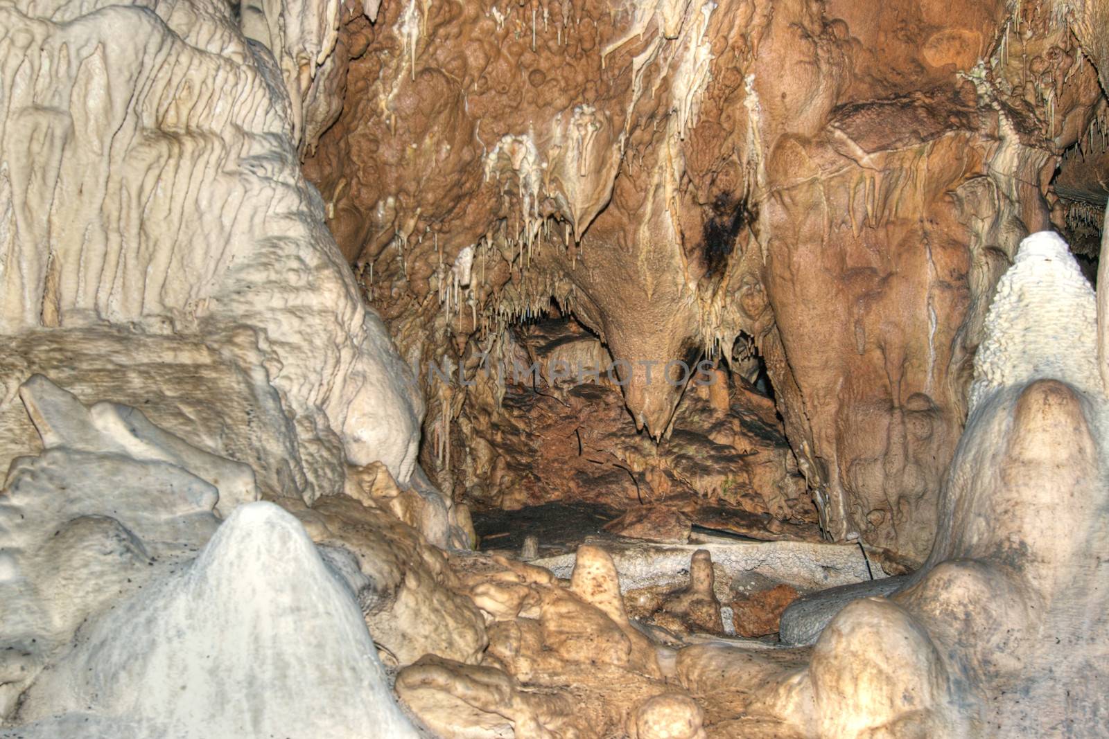 Javorice caves are located in central Moravia, about 10 miles west of Litovel city. Underground cave system Javorice a complex of corridors, domes and divides. Cave excel beautiful stalactite formations.
Javorice, Moravia, Czech republic.