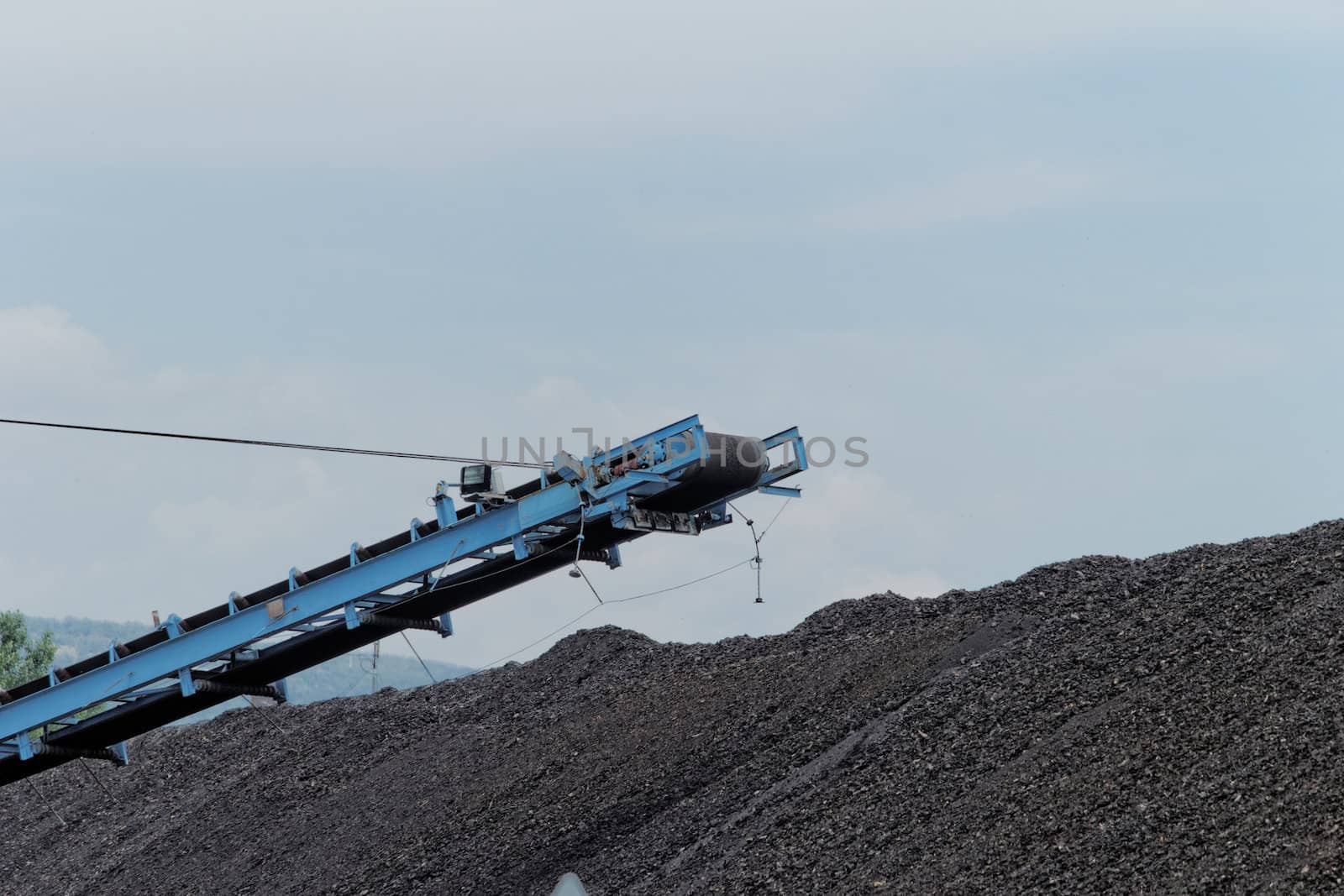 Coal mining in an open pit by NagyDodo