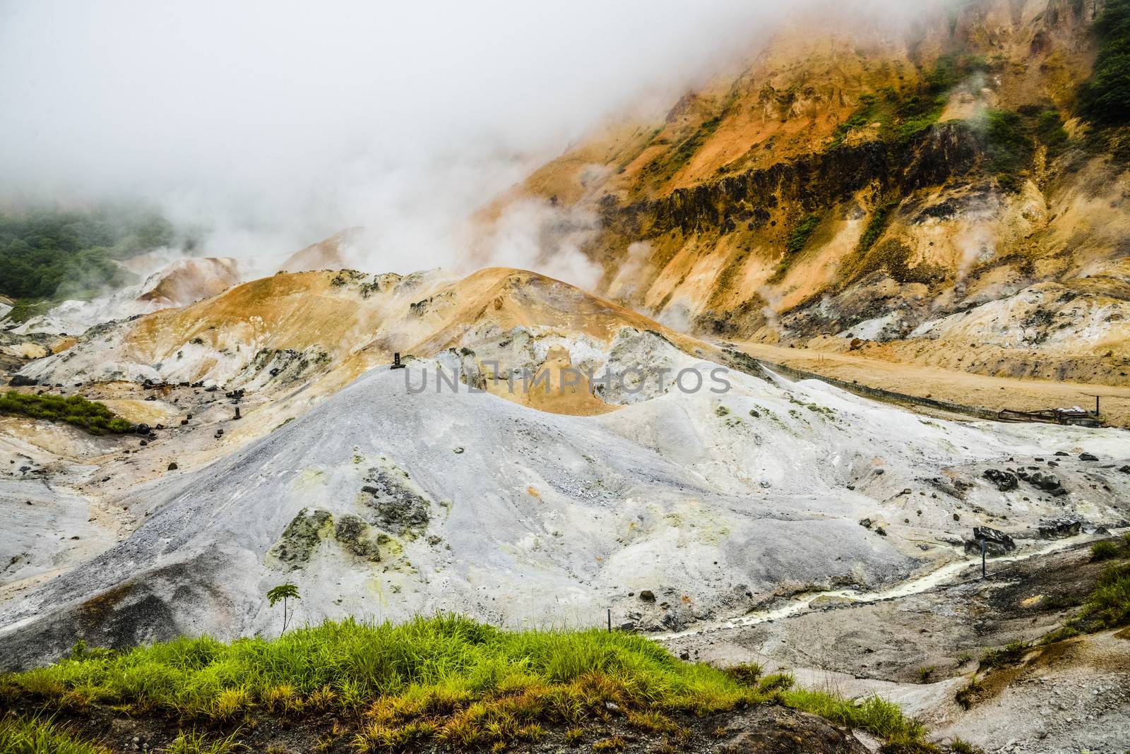 Jigokudani hell mountain in Noboribetsu Japan8