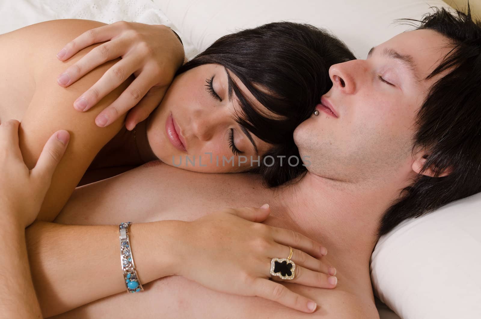 Sleeping couple by hemeroskopion