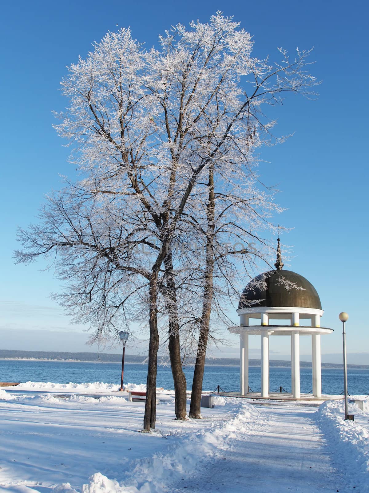 Rotunda in Petrozavodsk. Embankment of Onega Sea. 
