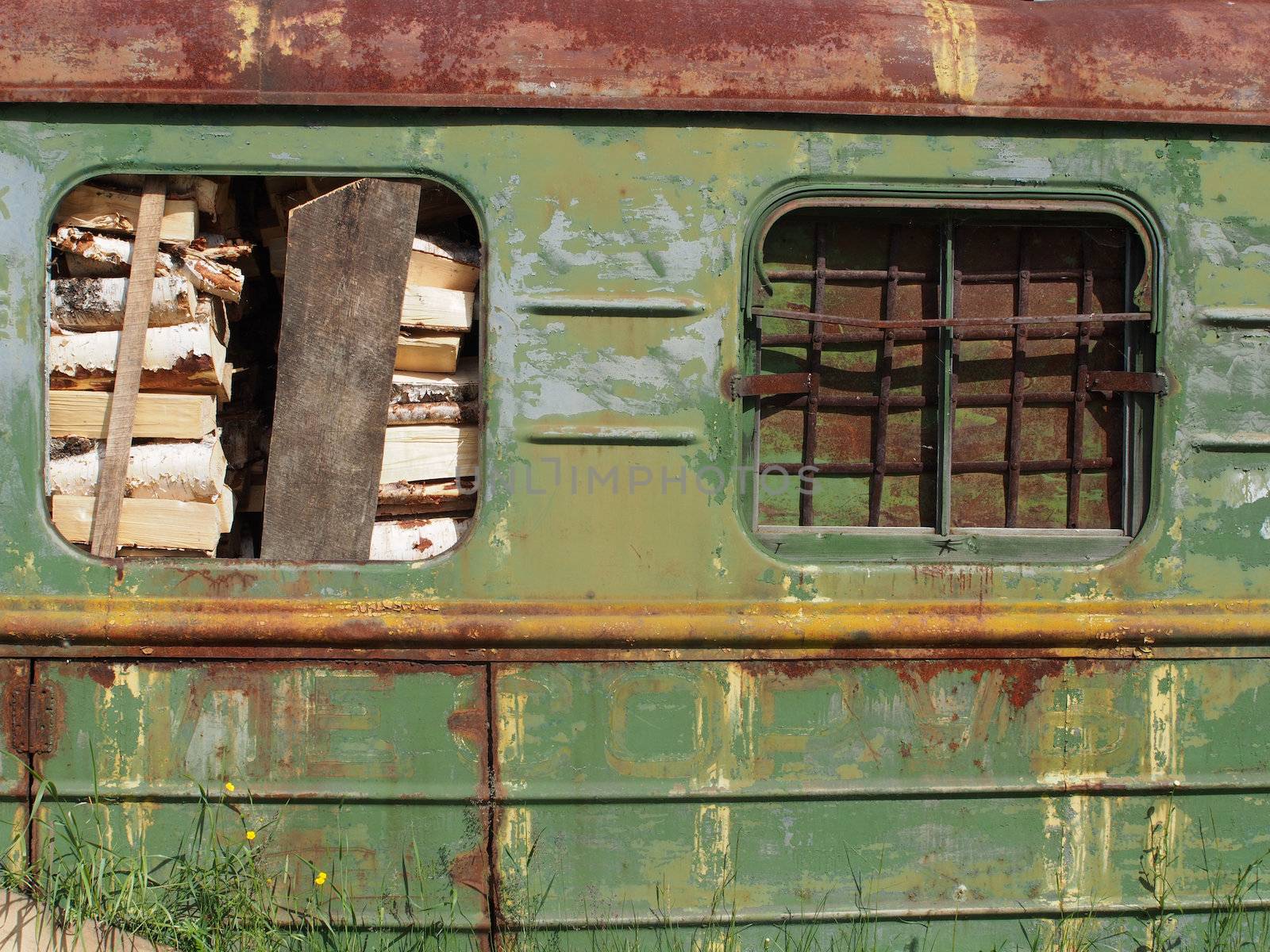 railway wagon with wood