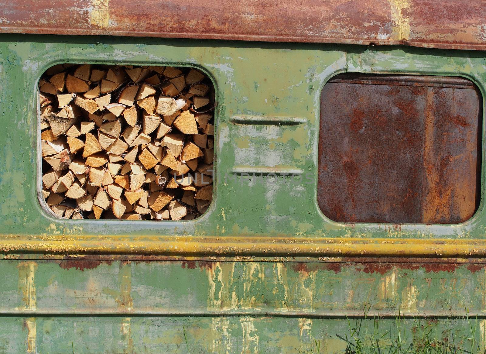 railway wagon with wood