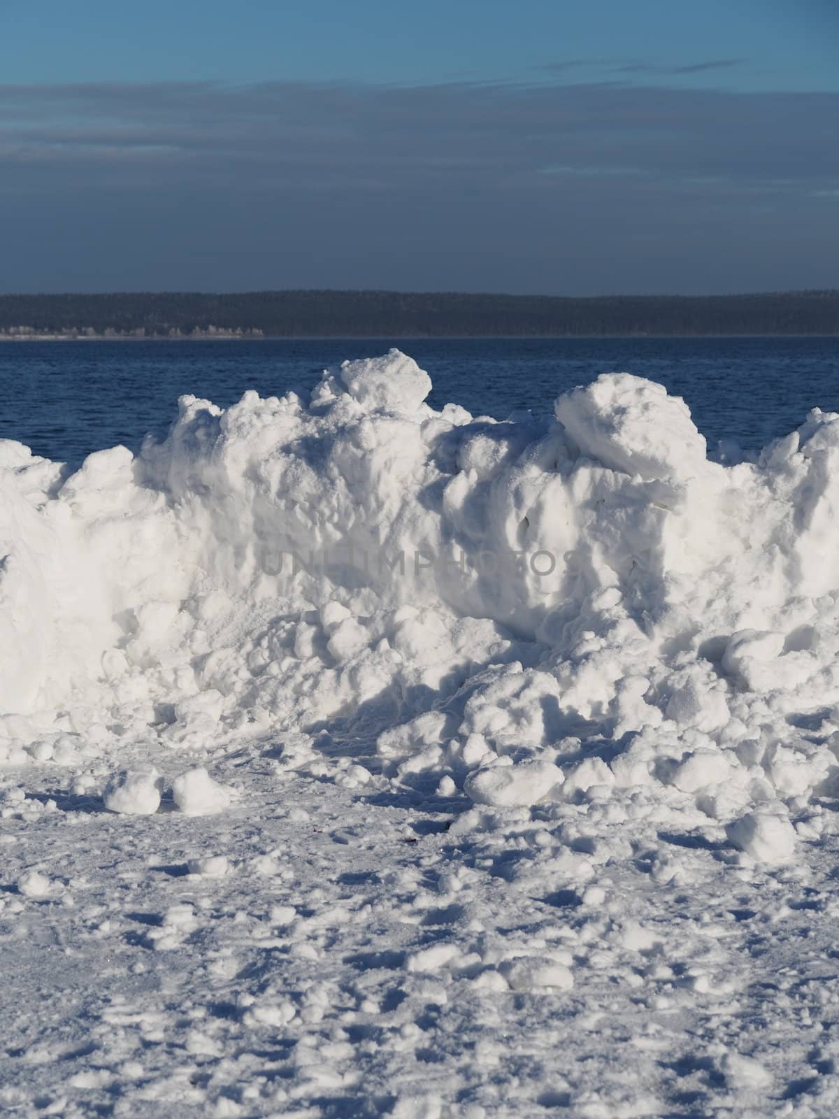 Snowdrift on the lake