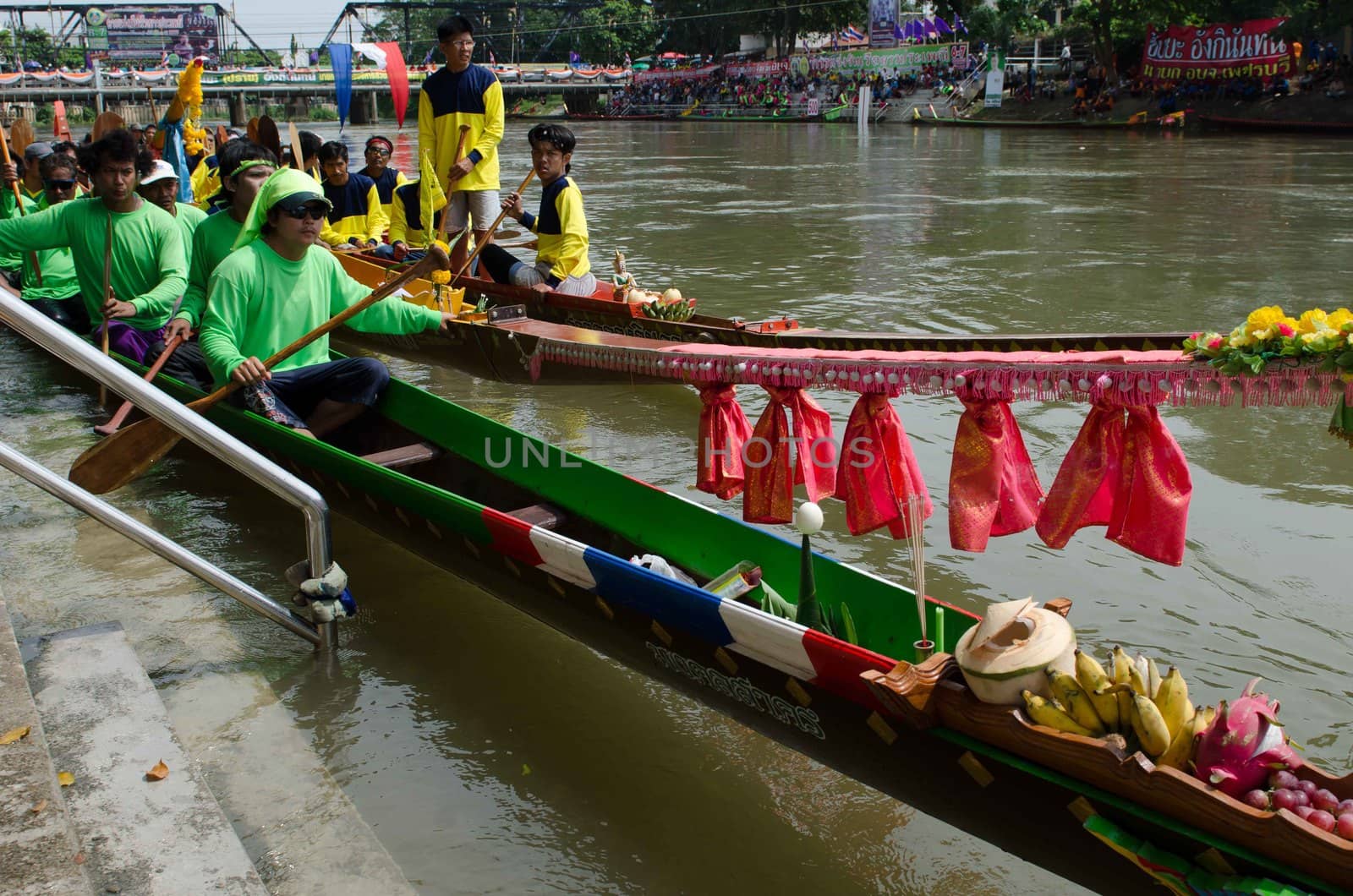 Petchaburi, THAILAND - October 7 : Participants in the Petchaburi Long Boat Competition 2012 on October 7, 2012 in The Petchaburi river ,Petchaburi Province, Thailand. 